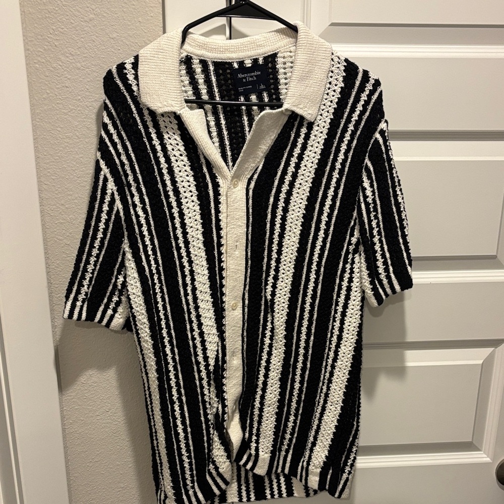 Abercrombie & Fitch Black and Cream Striped Cardigan